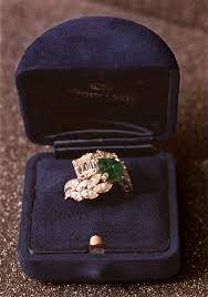 Jackie Kennedy S Engagement Ring Exhibit At The Jfk Library In Boston Ma Kennedy Engagement Ring Vintage Engagement Rings Sapphire Emerald Engagement