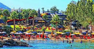 Μπες στο site του 11888 τώρα! Tessera Ellhnika Waterparks Sta Koryfaia Ths Eyrwphs Nerotsoylh8res Pisines Kai Diaskedash Eikones Travel Iefimerida Gr