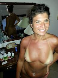 Hot fit mature porn pics on vacation