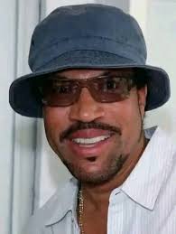 Hello) 👋🤩🎧🎧🎧 Lionel Richie 🎸 Good morning Queens and Kings ❤️