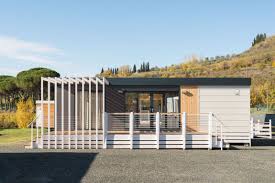 Quanto costa una casa prefabbricata al mq e al chiavi mano? Wave Top Casa Mobile Dim M 10 00 X 4 50 Posti Letto 4 Camere 2 Bagni 2 Pareti Esterne Pvc Rigido Doga 32cm Colore Ivory Case Mobili Case Case Prefabbricate