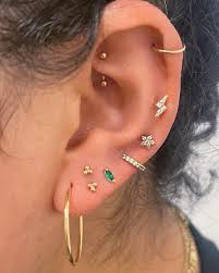 The perfect solution to balancing out lobe piercings that may have some  imbalanced spacing? A stacked lobe! We're loving this stacked lobe piercing  by @amys.piercings to help fill in the extra space