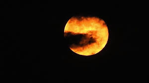 Dennoch fand ich das naturspektakel spannend aufgrund des leuchtenden himmels in blutrot. Blutmond Supermond Im April 2020 Vollmondnacht Von Mittwoch Auf Donnerstag Youtube