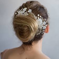 Glitzernde kämme, süße haarbänder, edle tiaras oder einzelne, große blüten. Handarbeit Braut Haarschmuck Hairwear Weisse Blume Perle Braut Kopfschmuck Strass Vintage Haar Kamm Hochzeit Haarschmuck Wedding Hair Jewelry Hair Jewelryhair Comb Wedding Aliexpress