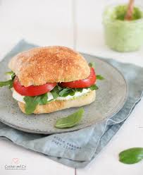 Panini Caprese Rezept Fur Rucola Ricotta Pesto Cookie Und Co Caprese Rezept Rezepte Sandwich Rezepte Vegetarisch