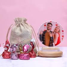 The online portal had started with a single store and now boasts of more than 225 outlets across the country. Send Valentines Gifts To Abroad International Valentines Gift Delivery Igp Com
