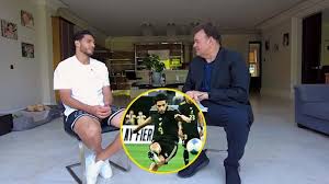 Raúl Jiménez's Future: Europe Stay, World Cup Dreams, and América Return?