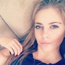 Ella Cox (@ella_cox_)