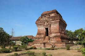 Ke tiga alasan ketiga nama cap tikus adalah dari informasi para 'orang tua' bahwa pohon yang demikianlah, berdasarkan cerita tentang para waranei, kearifan lokal dan data sejarah maka. Cerita Rakyat Asal Mula Candi Pari Candi Padi