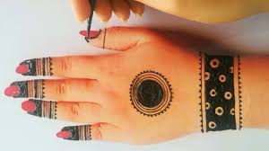 Mehndi designs for hands by shab's creation easy and stylish mehndi designs for hands simple henna mehndi designs mehndi designs with earbuds trick cotton bu. Diy Mehandi Design Stylish And Easy Gol Tikki Mehndi Design Eid Mehndi Design Mandala Gol Tikki Facebook