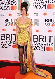 After taking home the breakthrough artist award, arlo parks took the stage at the 2021 brit awards to perform hope, from her lauded debut album, collapsed in sunbeams. Pg 6smsarvbkam