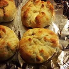 Cheeseburger Bombs 3 Ingredient Dinner Crescent Rolls Ground Beef And Cheese Brown Beef And Top Onto 2 Crescent Roll Recipes Ground Beef Recipes Easy Food
