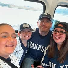 What are some family-friendly waterfront restaurants in Wildwood, NJ?