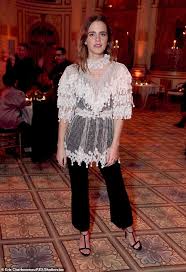 Emma watson doesn't appear on red carpets often, and despite her film little women's oscar nominations, the actress didn't come to the academy awards tonight. Emma Watson Shares An Adorable Childhood Photo Of Her As She Rings For Her 30th Birthday Fr24 News English