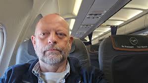 LH European BC A321 middle seat kept free and curtain dividing BC from EC