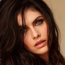 Alexandra Daddario 😍