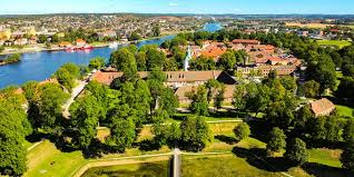 There are 4 ways to get from frederikshavn to fredrikstad by car ferry, train, bus, car or plane. About Fredrikstad