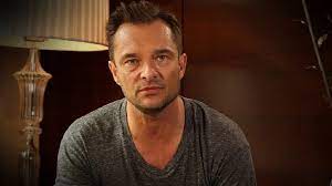 Jun 17, 2021 · voilà plusieurs jours que laeticia hallyday et jalil lespert sont géographiquement séparés. David Hallyday En Mode Selfie Avec Ses Filles Photo