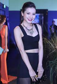 Jolie phương trinh từng là cựu thành viên nhóm amigo g. Tuá»•i Ná»•i Loáº¡n Cá»§a PhÆ°Æ¡ng Trinh Jolie