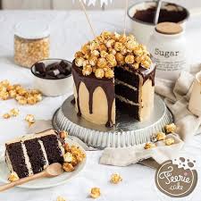 Layer Cake Chocolat Caramel Pop Corn Feerie Cake Blog Recette De Gateau D Anniversaire Gateau Chocolat Caramel Beaux Gateaux D Anniversaire