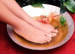 Como Quitar Los Callos De Los Pies Con Remedios Caseros Como Blanquear Las Unas Blanquear Las Unas Como Blanquear Los Pies