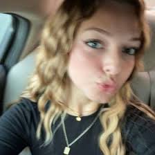 Ellie Burns (elliepaigeburns)