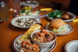 Mckiernan Luncheonette Superbe Espace Ou Savourer Une Excellente Cuisine De Cantine Food Chicken Montreal