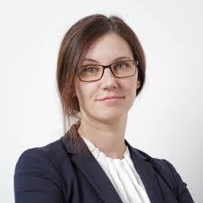 Sandra Esser's Instagram, Twitter & Facebook