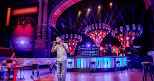 Learn from educational streams, or just watch in awe as the best players compete for top prizes. The Streamers Group Of Friends Full Of Stars Can Be Viewed Free Of Charge From Carre Show Netherlands News Live