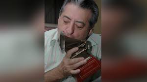 The first singer of the second generation of vallenato to recording in 1969 with hermanos lopez. Psgvkwaqyvposm