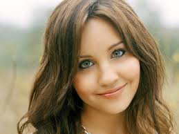 Check out our brown hair blue eyes selection for the very best in unique or custom, handmade pieces from our shops. Pretty Girls With Brown Hair And Blue Eyes 1400x1050 Wallpaper Teahub Io