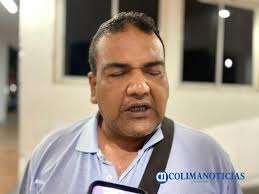 Asociación de ciegos piden que banquetas de Tecomán sean más accesibles