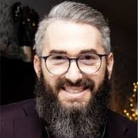 Ian Bloom's Instagram, Twitter & Facebook