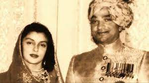 Kenotaphs von maharani amber jaipur (1.6 mb). Maharani Gayatri Devi Jaipur Youtube