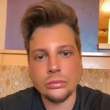 Merry Christmas to the people that are still