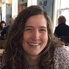 Mari Wilkins's Instagram, Twitter & Facebook