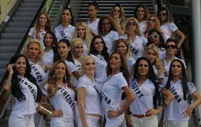 Women's clothing, accessories and lookbooks with their own identity. Treinta Transexuales Compiten En Barcelona