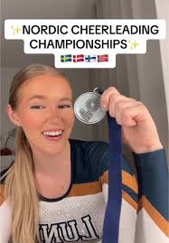 Annie (@anniebiotics)