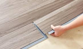 Lantai vinyl selain harga vinyl murah, memasang karpet motif kayu ini sangat gampang, baik jenis vinyl plank seperti lg decotile. Sebelum Beli Karpet Vinyl Ketahui Kelebihan Dan Kekurangannya