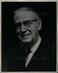 1971 Press Photo James M. Roche CEO General Motors