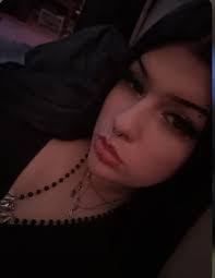 Candice Dew's Instagram, Twitter & Facebook