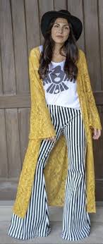 Black And White Striped Flare Pants Outfit Pin By Kitna Foltz On A Flare Affair 75 Black And White Jeans Black And White Pants White Pants Outfit