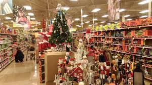 Kroger closes at 6:00 or 7:00 pm on christmas eve and is closed on christmas day generally. Mircea Lazar On Twitter Seen At Kroger Christmas Stuff On The Left Halloween Stuff On The Right Http T Co Of08ig5wyf