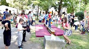 De ziua copilului vreau să vă doresc ca zâmbetele copiilor să se răspândească în lumea întreagă, ca în minte să ne. Ziua Copilului SÄƒrbÄƒtoritÄƒ In Parcul George Enescu Lugoj Expres