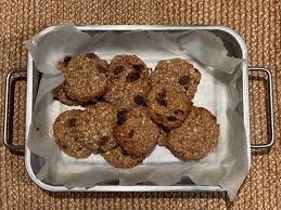These oatmeal raisin cookies are just like grandma's, except with butter instead of shortening! Alvaro Ramirez