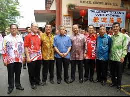 Starting humbly with three rented double stories building in jalan genting klang of kuala lumpur. Warga Smjk Chong Hwa Cf Kl Majlis Sambutan Tahan Baru Cina Deng Youtube