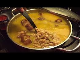 Jan 18, 2019 · while the beans are soaking, you're going to start to build all the flavors for the beans. Recipes Beans And Grains How To Make Pinto Beans With Ham Hocks
