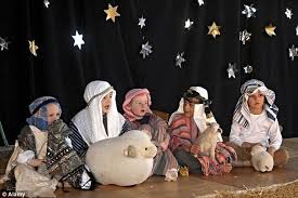 Set de planse colorate cu litere pentru clasa :: Scenete Craciun