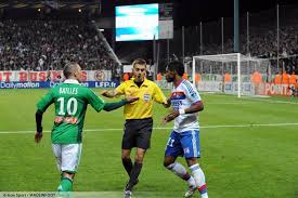 Retrouvez toute l'actualité de la coupe de la ligue de football: Photos Foot Laurent Batlles Clement Turpin Michel Bastos 26 10 2011 Saint Etienne Lyon 8eme Finale De