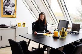 Lvmh parfums & kosmetik deutschland gmbh is the german sales company for the perfume and cosmetics brands dior, guerlain, benefit, acqua di parma, givenchy and kenzo. Lvmh Parfums Kosmetik Deutschland Als Arbeitgeber Gehalt Karriere Benefits Kununu